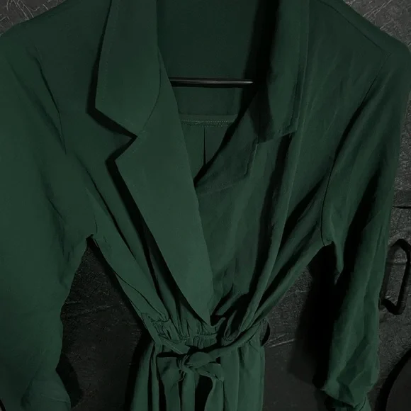 Green wrap belt dress - Picture 2 of 3